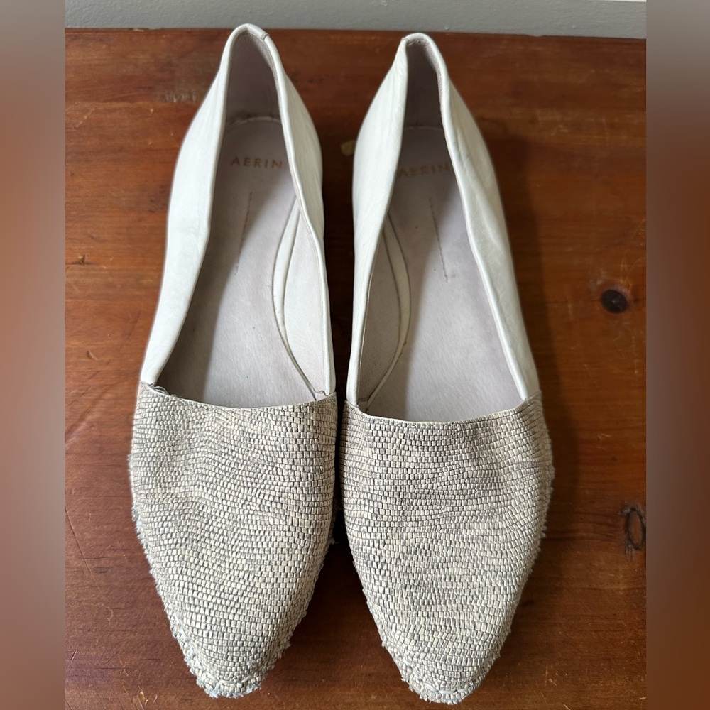 Aerin Women’s Ivory/Gray Lizard Skin Print flat Shoes Size: 8.5